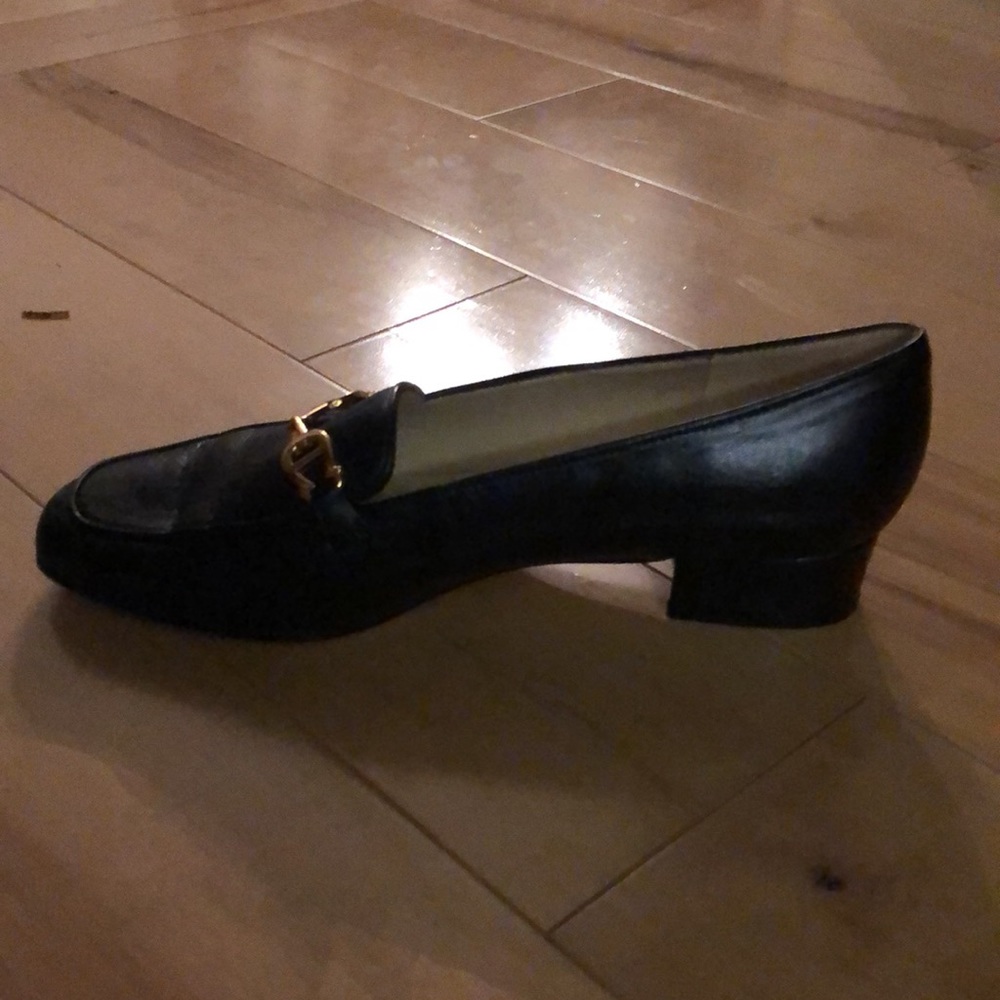 Shoes - Picture 4 of 9